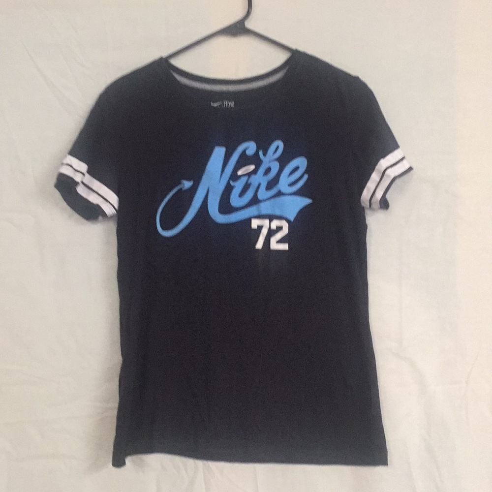 Woman’s Athletic Shirt By Nike, Size L Slim Fit